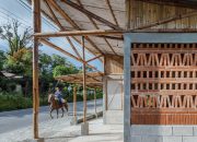 Gokil! Rumah Ini Dibangun Hanya Menggunakan Tanah dan Rangka Bambu