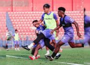 Laga Persik Kediri Melawan Dewa United Dihentikan Sementara